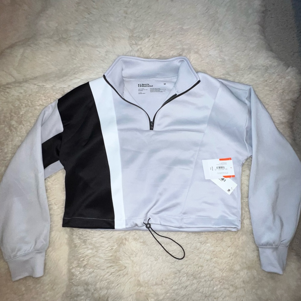 NWT Womens Sports Illustrated sweater